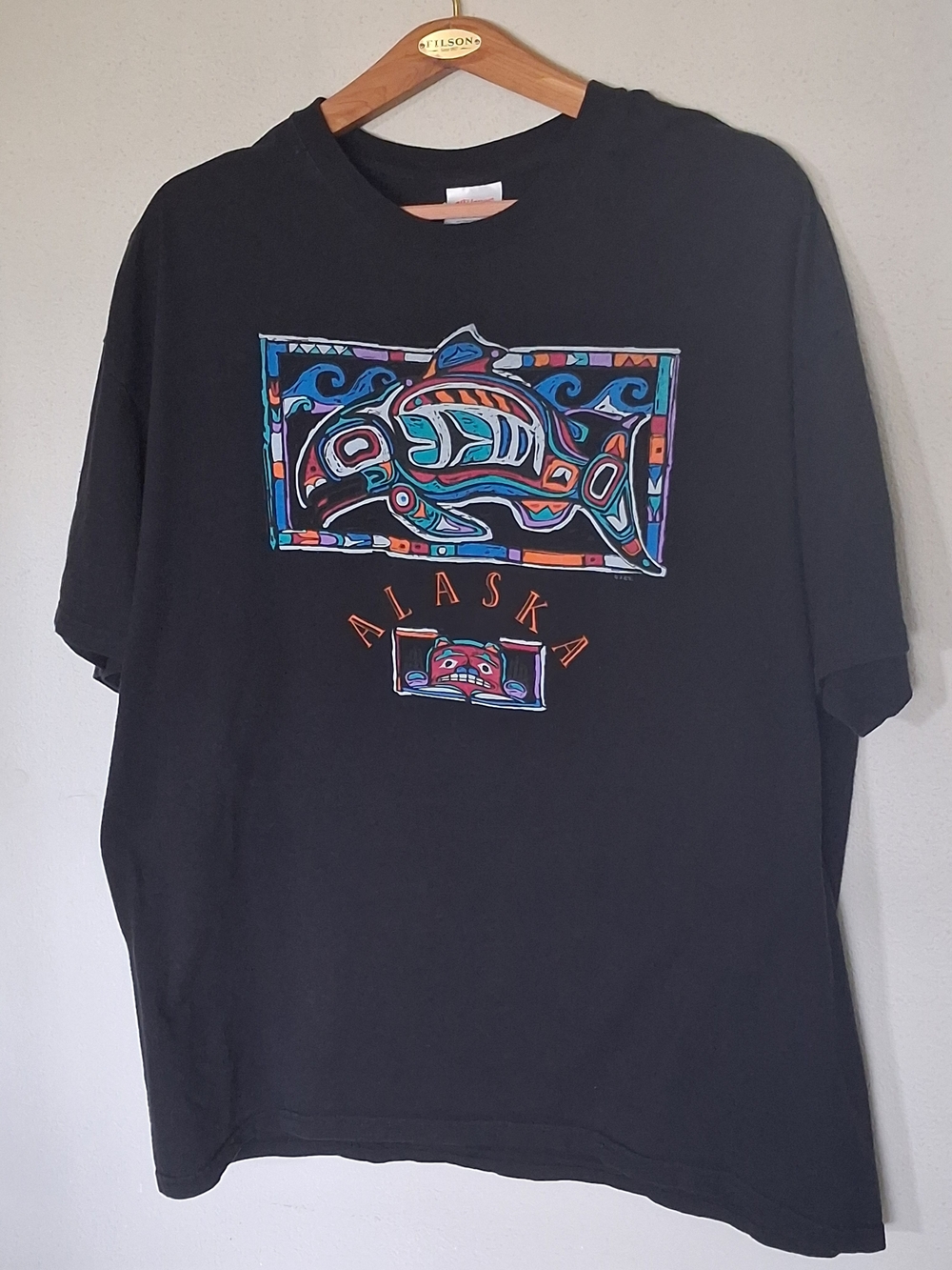 Vintage 90s Alaska Native-style orca and salmon Tshirt Black Size 2xl